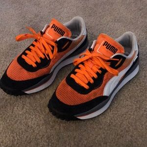 Puma Style Rider sz: 9. Black/Orange/Grey/White
